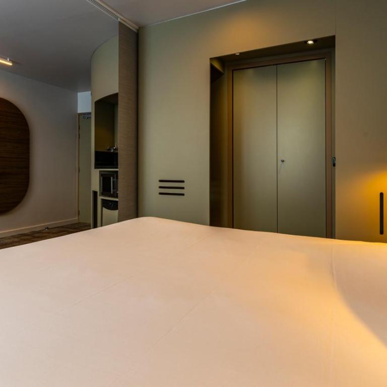 Novotel Suites Reims Centre - Suite Lit Queen-Size avec Canapé-Lit - 16