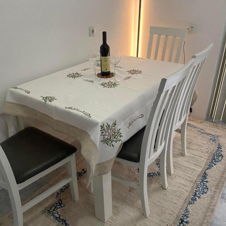 Apartman Ema - Apartman sa 2 Spavaće Sobe - 3