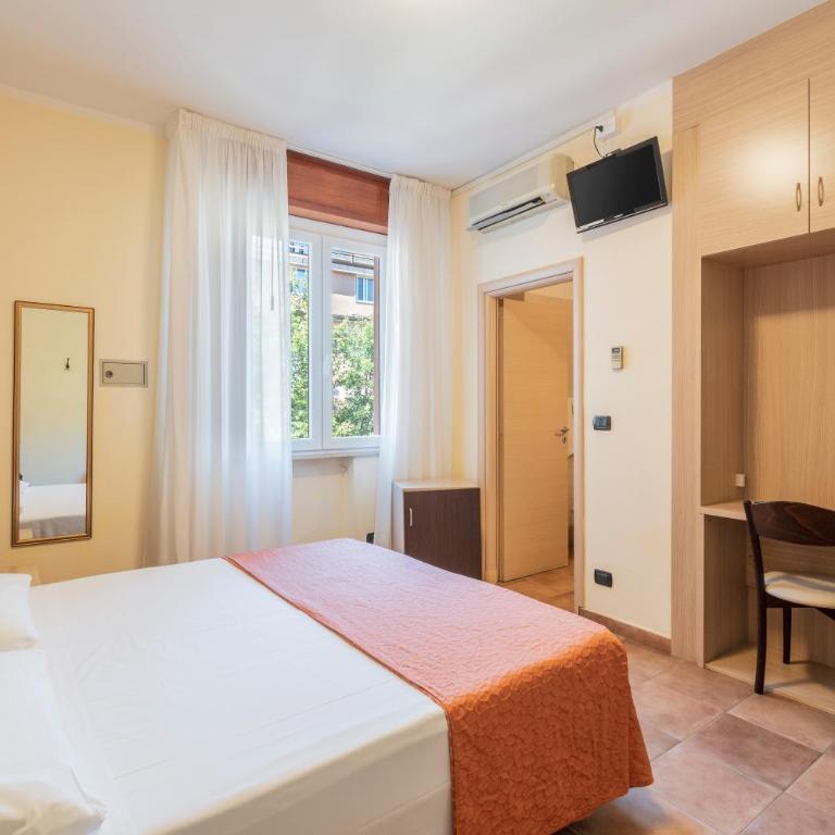 Hotel Gabrini - Camera Standard Matrimoniale/Doppia con Letti Singoli - 3