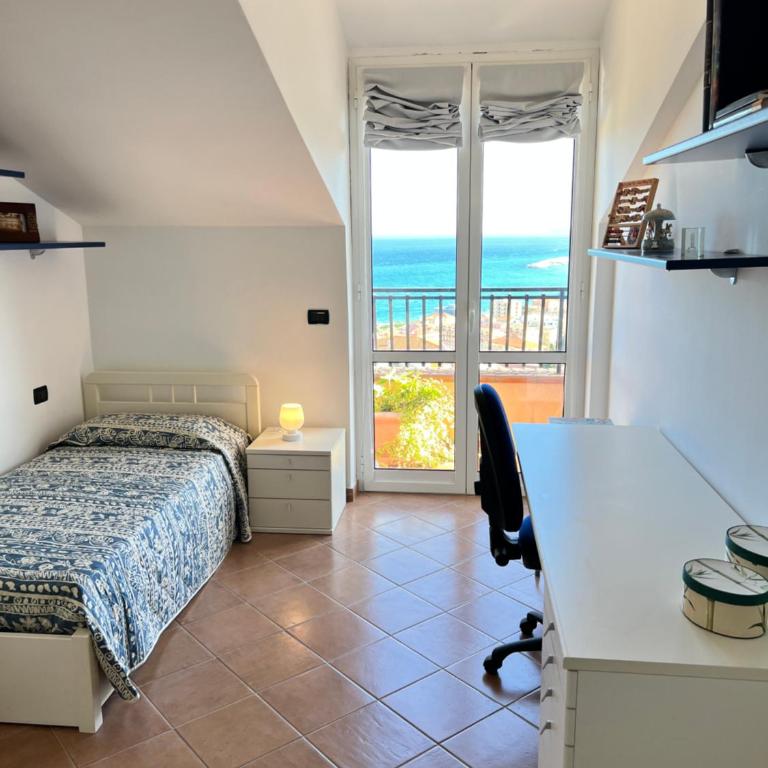 Attico Pietra Ligure 2 Free Parkings & Bike - Appartamento con 2 Camere da Letto - 4