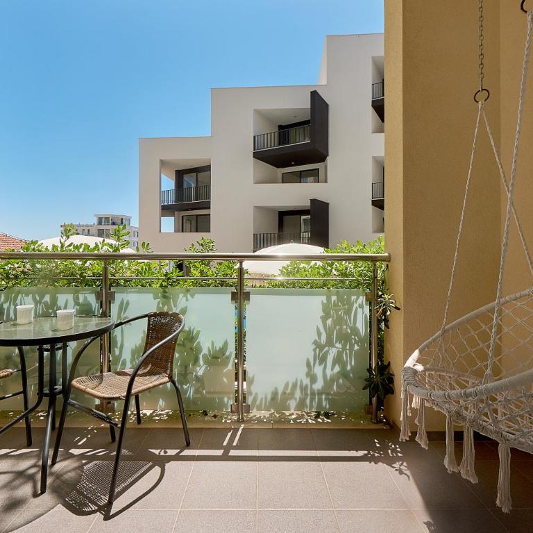 BigMontenegro Dreams - Two-Bedroom Apartment with Pool View - 24