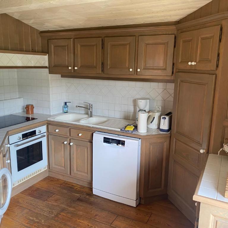 Appartement 71m2 près de Megève, à 200m télécabine la Princesse, local à ski, 2 chambres, parking couvert - Appartement 2 Chambres avec Balcon et Terrasse - 11