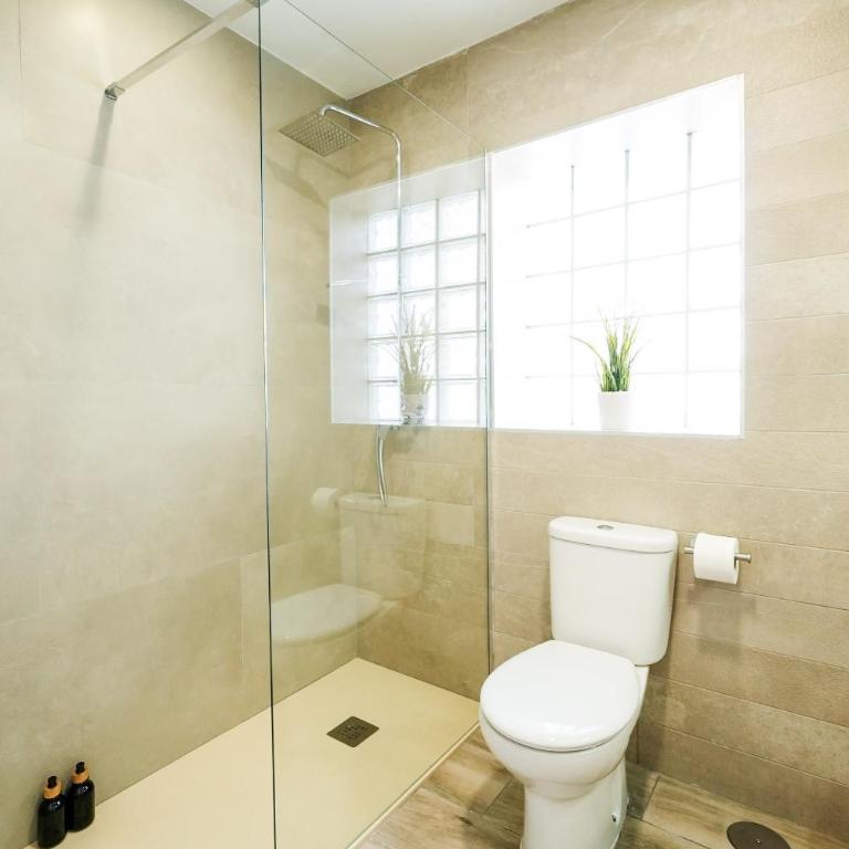 Casa LOMA con terreno privado y parking compartido - a 800m de Playa Poniente - Casa de 2 dormitorios - 25