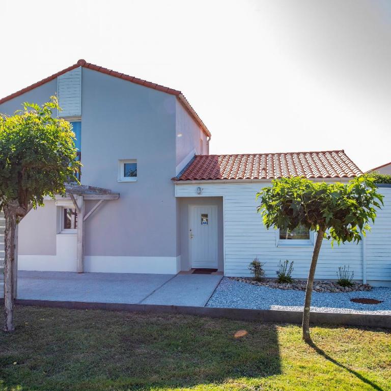 Oasis Les Jardins des Sables d'Olonne - Three-Bedroom Villa with Private Pool - 3