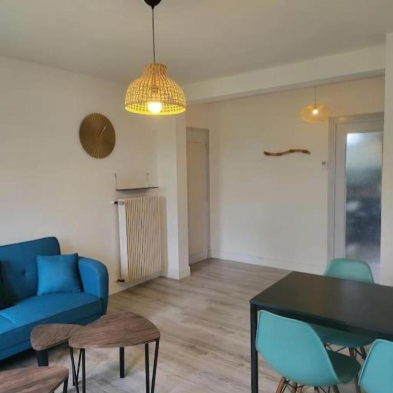 Le Temps d'un Séjour Clermont-Ferrand F3 2 chambres 1 chambre avec 1 lit simple et 1 chambre avec 2 lits doubles et 1 Garage - Appartement 2 Chambres - 2