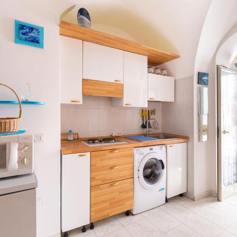 Blue Bliss by BarbarHouse - One-Bedroom Apartment - 6