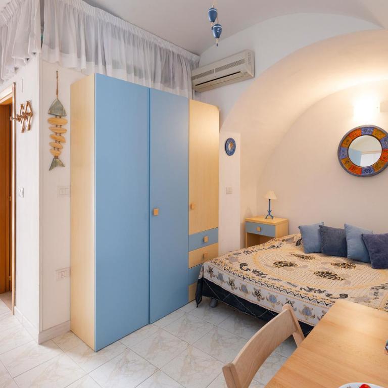 Blue Bliss by BarbarHouse - One-Bedroom Apartment - 4