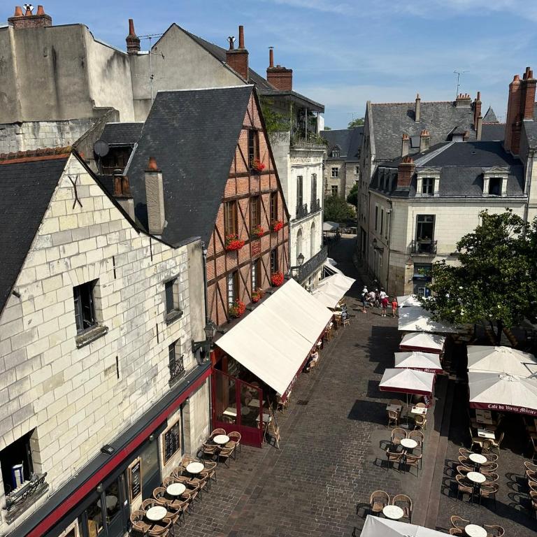 Gîtes Place Plumereau de Tours - One-Bedroom Apartment with View - 7