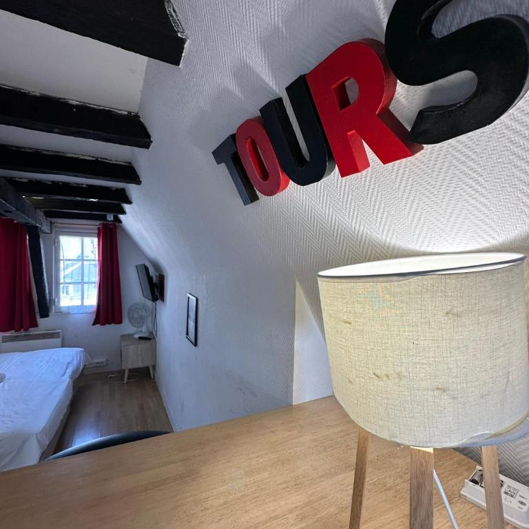Gîtes Place Plumereau de Tours - One-Bedroom Apartment - 10