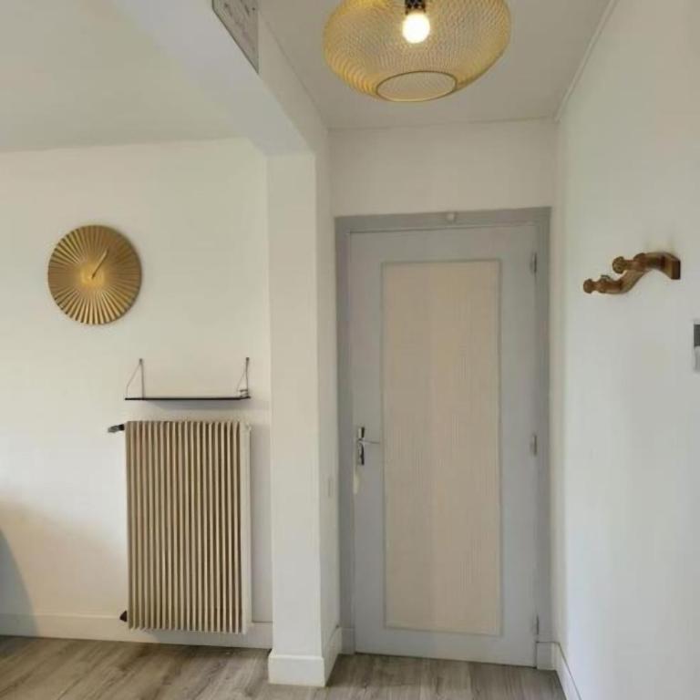 Le Temps d'un Séjour Clermont-Ferrand F3 2 chambres 1 chambre avec 1 lit simple et 1 chambre avec 2 lits doubles et 1 Garage - Appartement 2 Chambres - 4