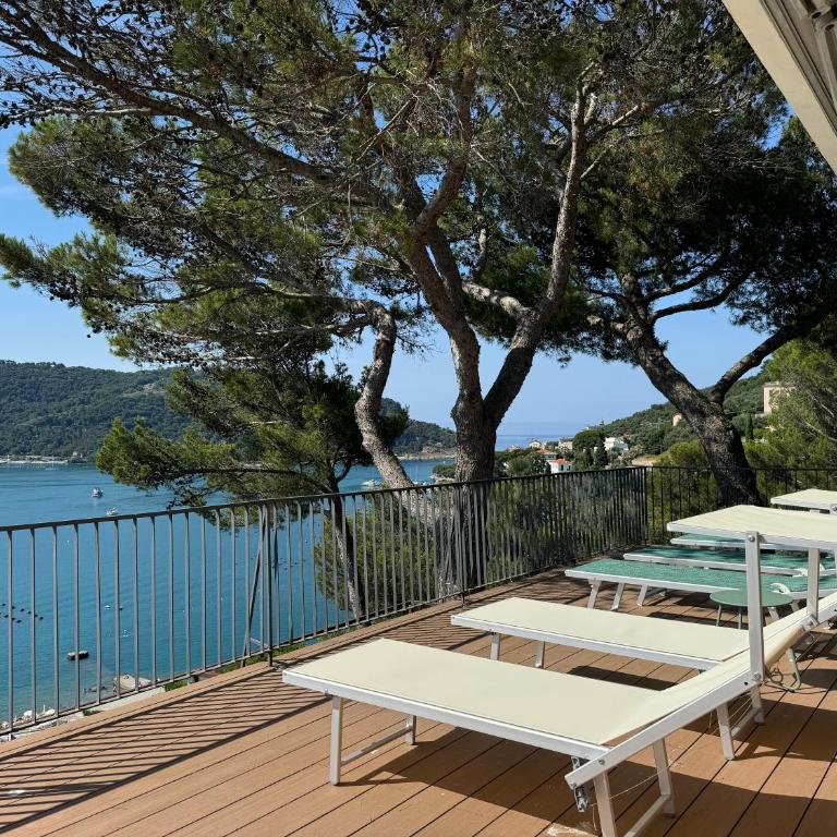 Exclusive designer apartment Facing Palmaria Island Spacious scenic terrace Bright Modern Interiors Fully equipped kitchen Air conditioning Private parking Up to 6 guests - Casa Vacanze - 56