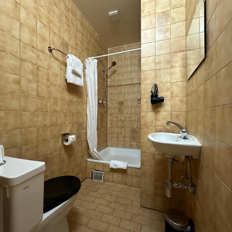 Hotel des Tourelles - Chambre Simple avec Salle de Bains Extérieure Privative - 4