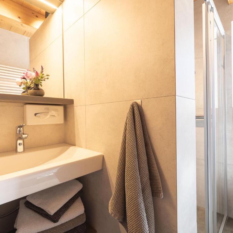 Feriendorf Wallenburg - Apartment mit 2 Schlafzimmern und Balkon - 8