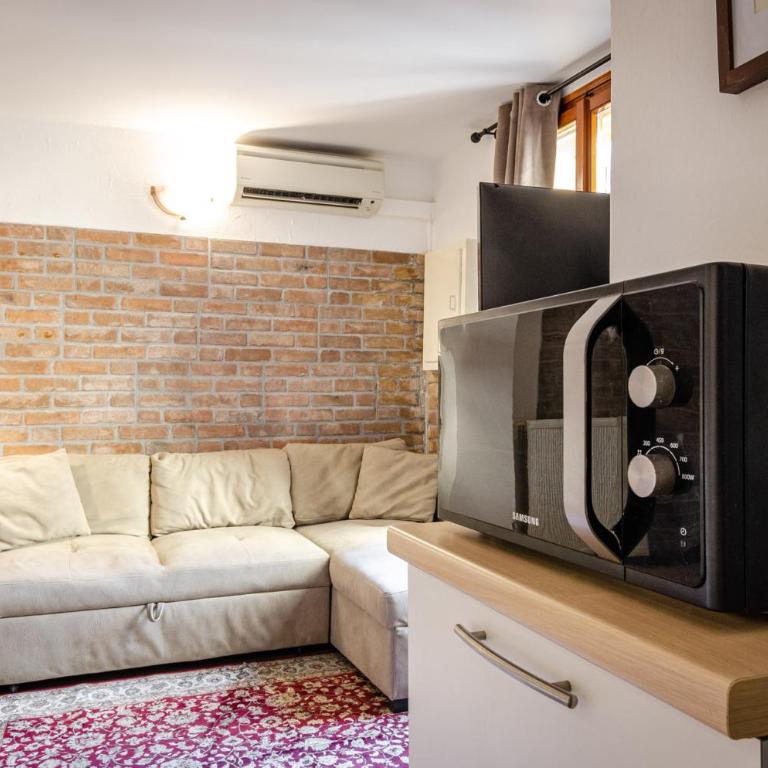 Casa Zamboni - Two-Bedroom Apartment - 21