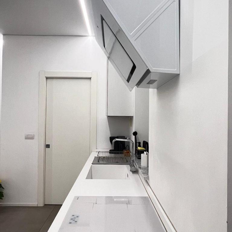 WHITE ROMA - elegant and comfortable - One-Bedroom Apartment with Terrace - 6