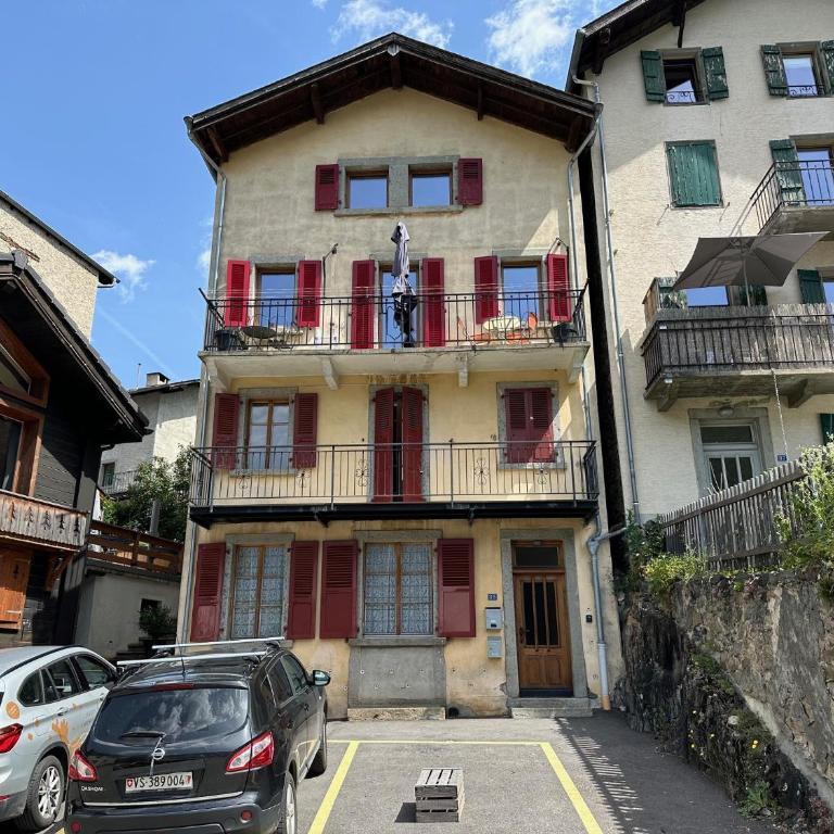 Swiss Alpine Retreat & View near Martigny - Apartment mit Balkon - 21