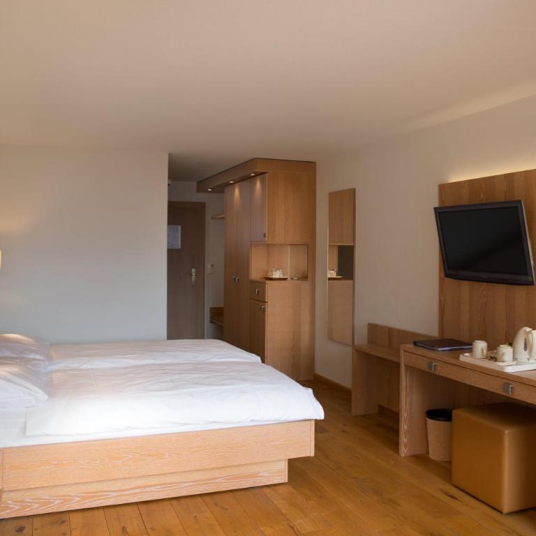 Hotel Helvetia Intergolf - Chambre Double Supérieure avec Balcon et Vue sur la Montagne - 8