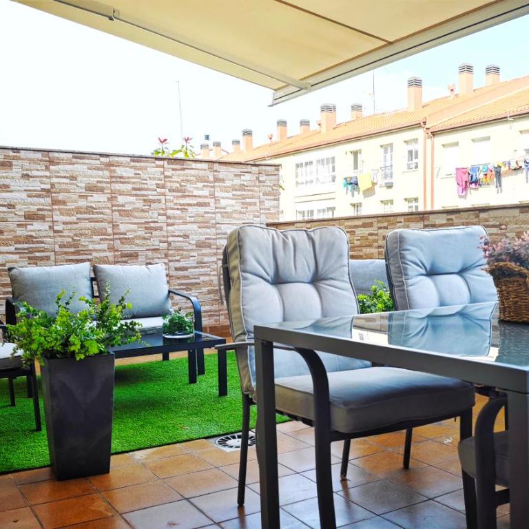 Piso céntrico Santiago de Compostela con terraza y parking - Apartamento de 2 dormitorios con terraza - 2