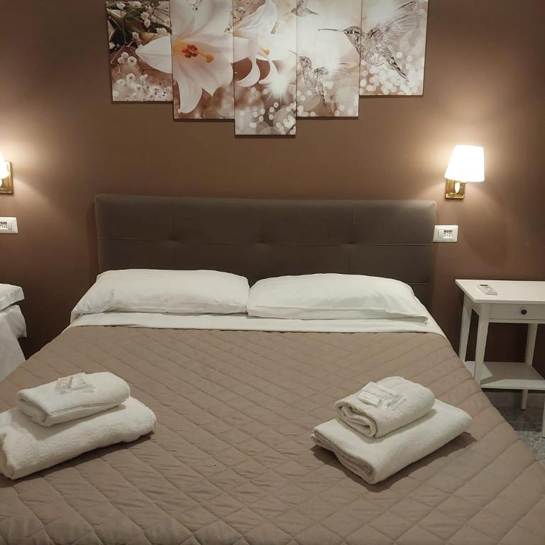 Speedy Guest Rooms - Camere Vicino Aeroporto e Fiera - Camera Matrimoniale con Bagno Privato - 1