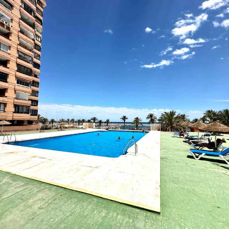Central Fuengirola Studio Apartment with a Sea View - One-Bedroom Apartment - 12