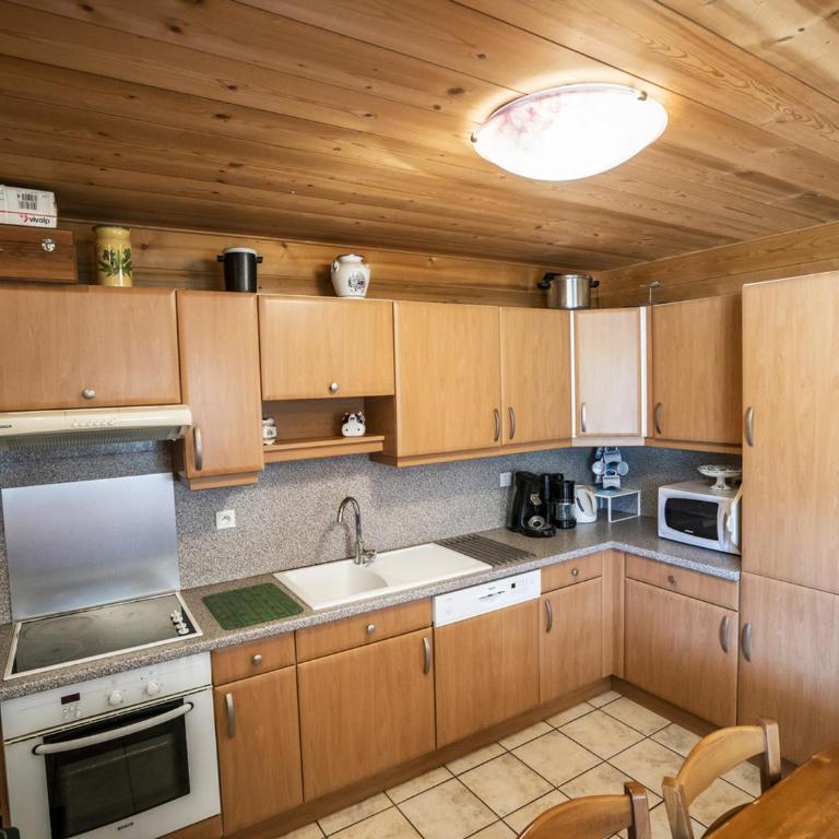 Chalet spacieux à Châtel - 3 chambres, 9 personnes, parking dispo - FR-1-676-124 - Appartement - 6