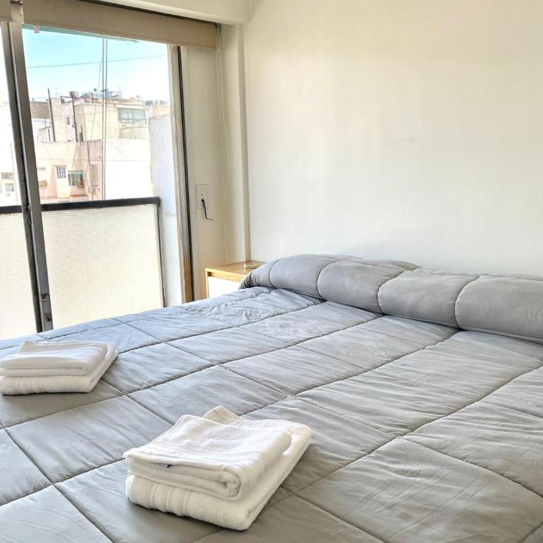 Estratégico apartamento a metros de Teatro Colón - Apartamento de 2 dormitorios - 4