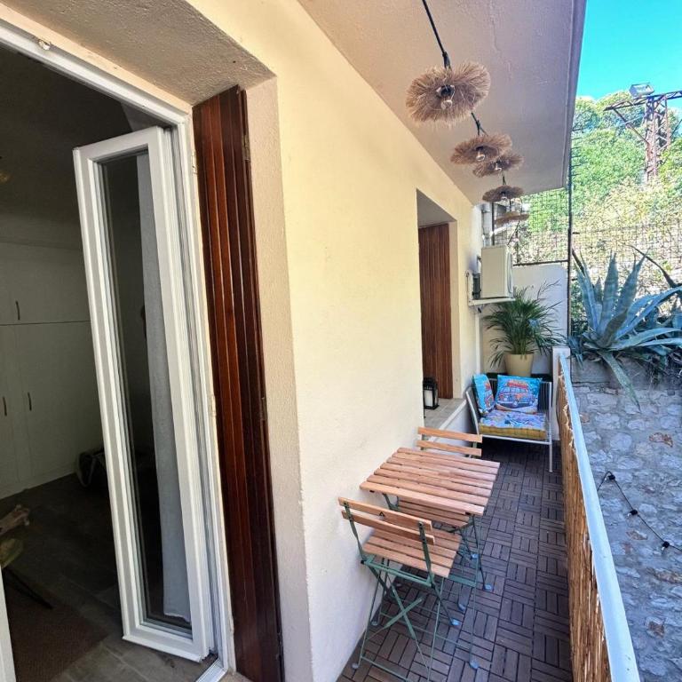 cassis studio 50m de la grande plage - One-Bedroom Apartment - 7