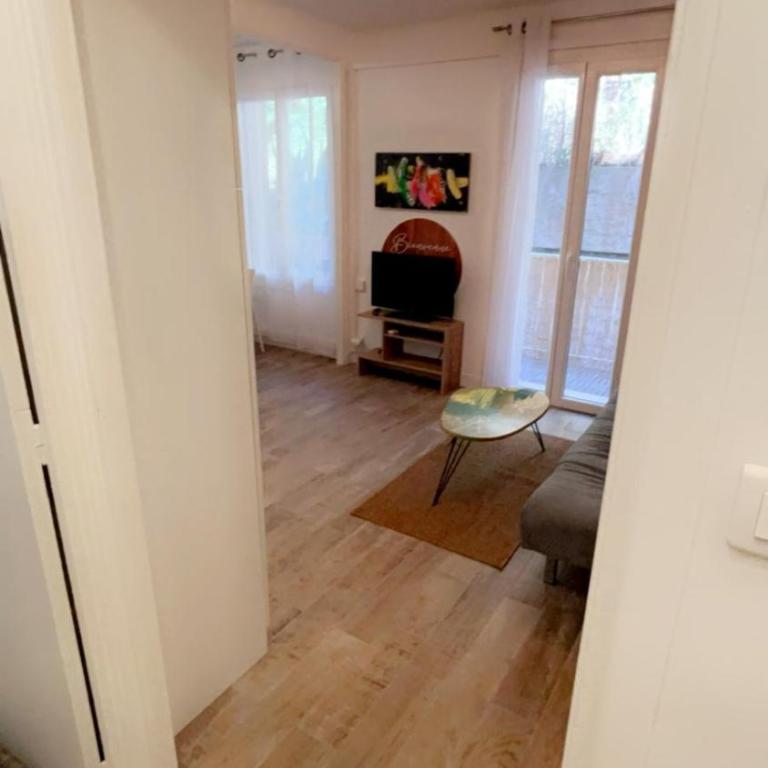cassis studio 50m de la grande plage - One-Bedroom Apartment - 12