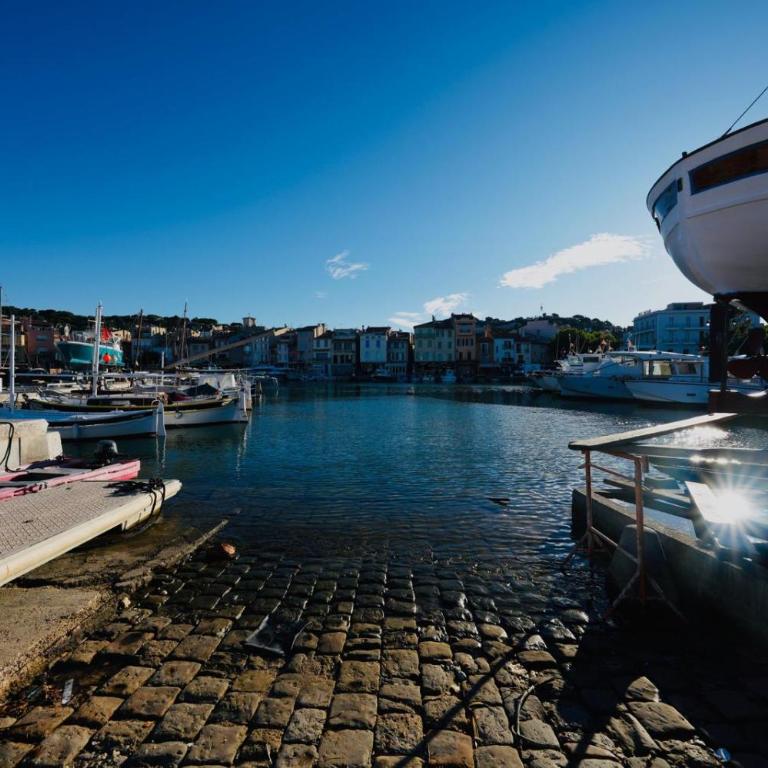 cassis studio 50m de la grande plage - One-Bedroom Apartment - 14