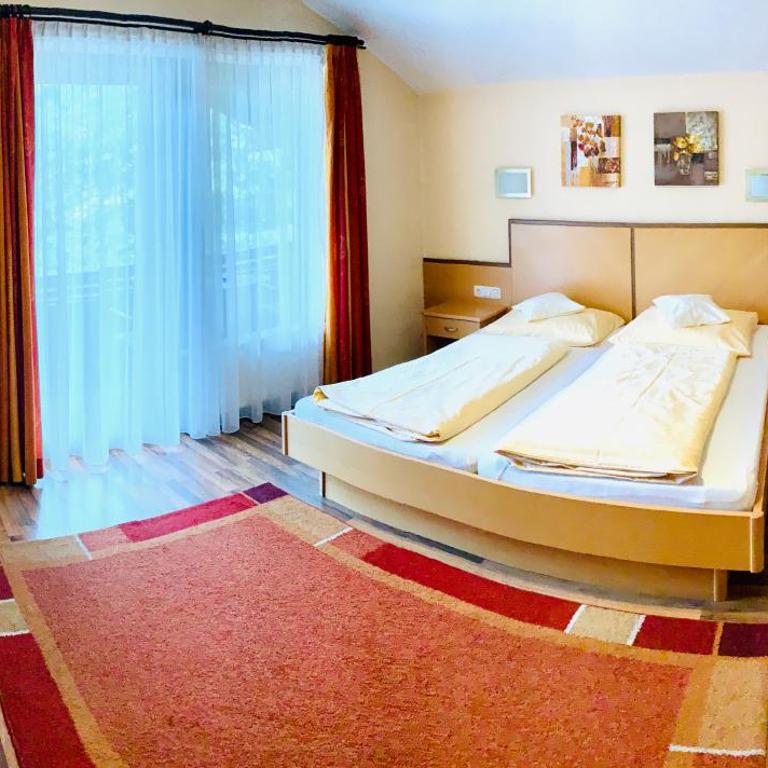 Edelweiss "Hotel & Restaurant" - Doppelzimmer mit Balkon (2 Erwachsene + 1 Kind) - 5