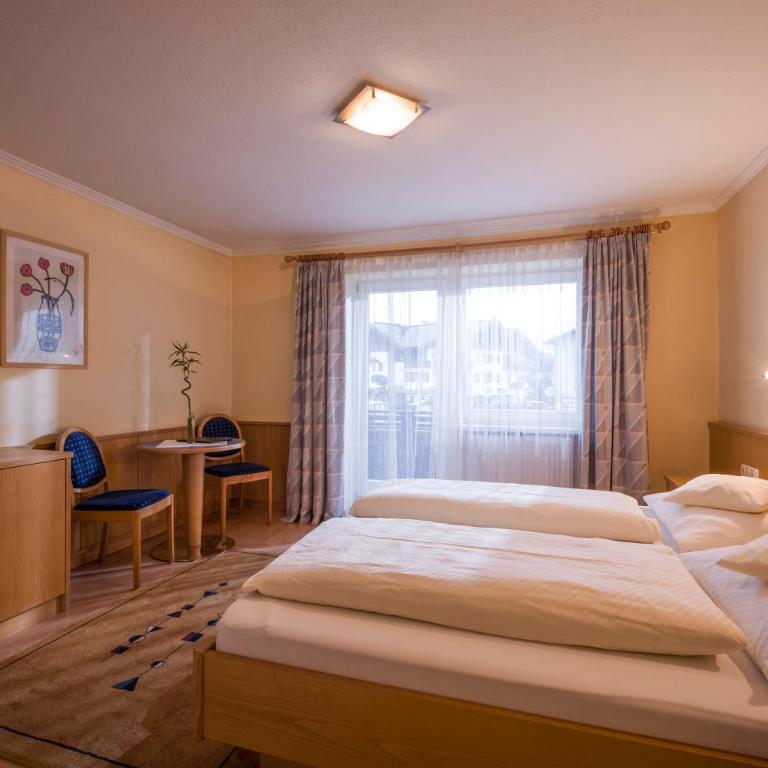 Edelweiss "Hotel & Restaurant" - Doppelzimmer mit Balkon (2 Erwachsene + 1 Kind) - 3