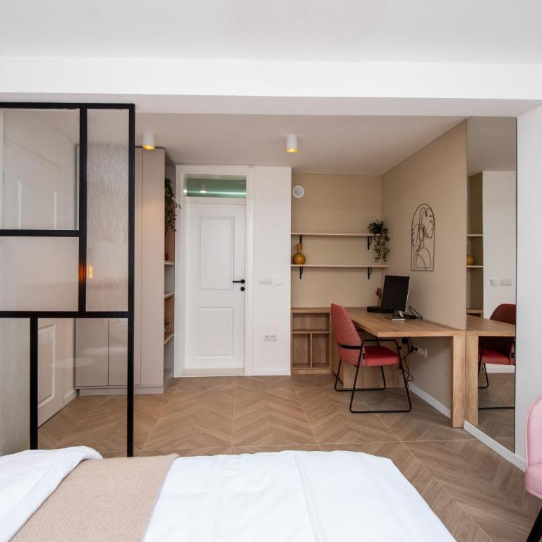 Old Town Nest - Deluxe King Room - 32