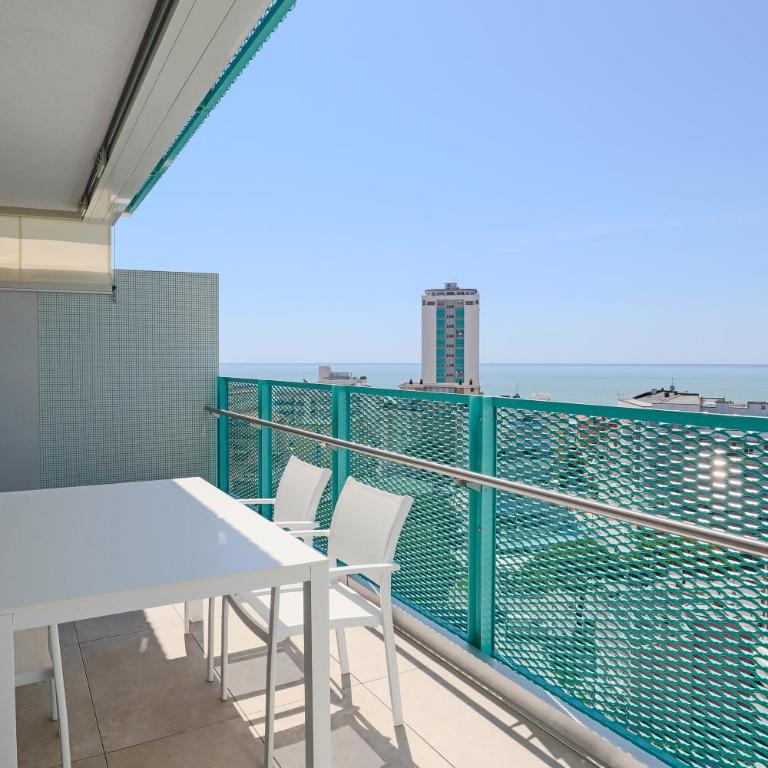 Podium - QUI VENDE Immobiliare - per solo Famiglie - Appartamento con 2 Camere da Letto - 42