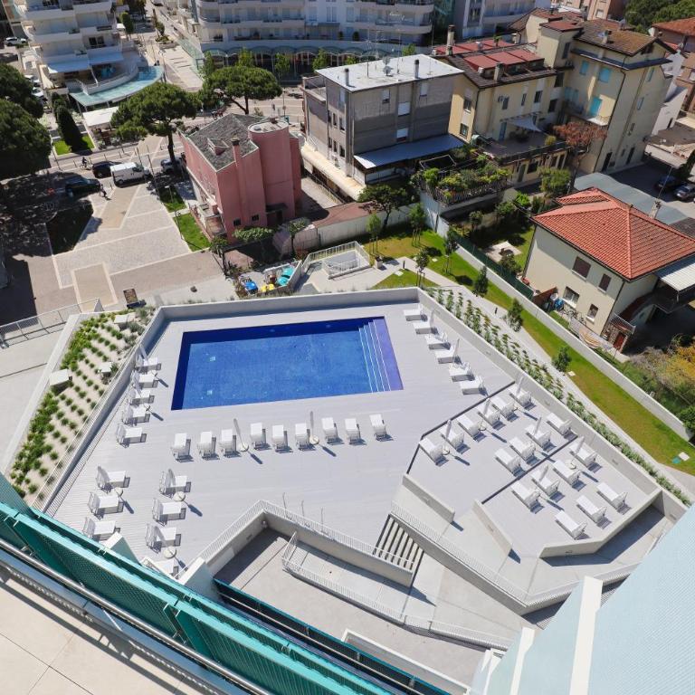 Podium - QUI VENDE Immobiliare - per solo Famiglie - Appartamento con 2 Camere da Letto - 48