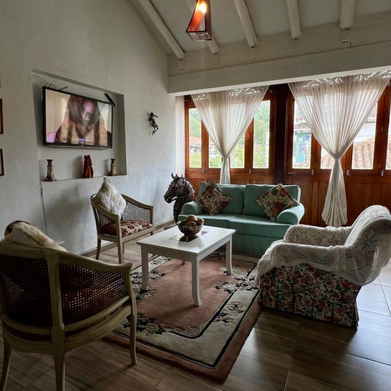 Lindo Apartamento ubicado a 3 cuadras de Plaza Mayor - Apartamento de 3 dormitorios - 4