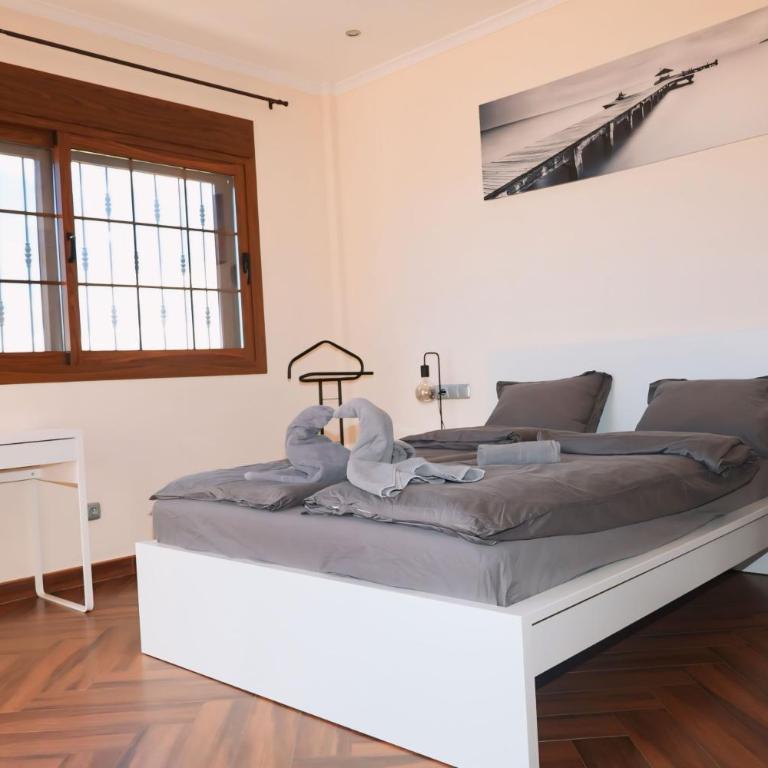 Precioso Chalet - Piscina- Garaje privado- Jardín - Casa de 4 dormitorios - 16