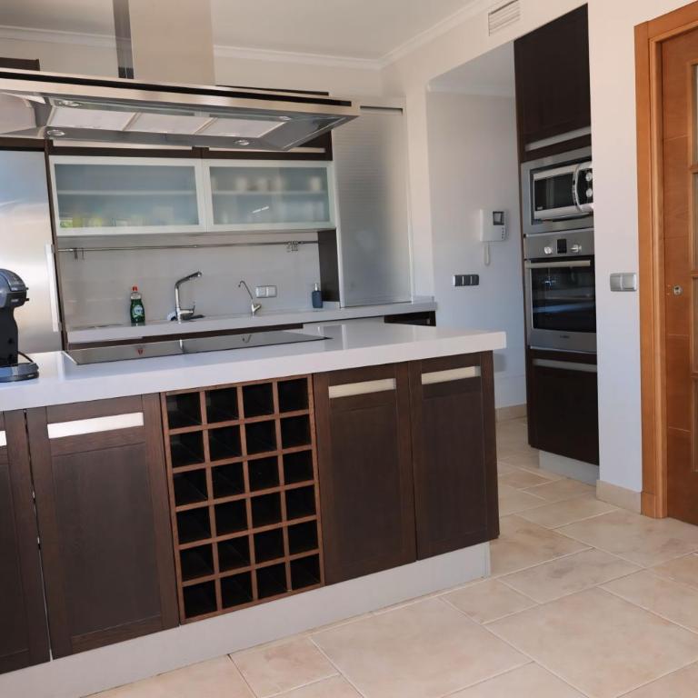 Precioso Chalet - Piscina- Garaje privado- Jardín - Casa de 4 dormitorios - 32
