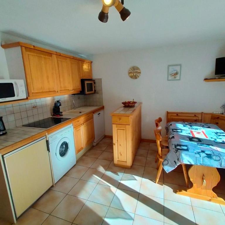 SAMOENS appartement proche du centre - Apartment mit 1 Schlafzimmer - 6