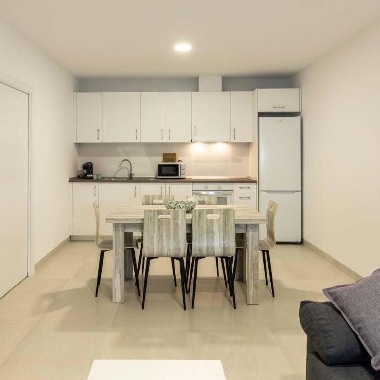 Alojamientos MarinDos - Apartamento de 2 dormitorios con terraza - 9