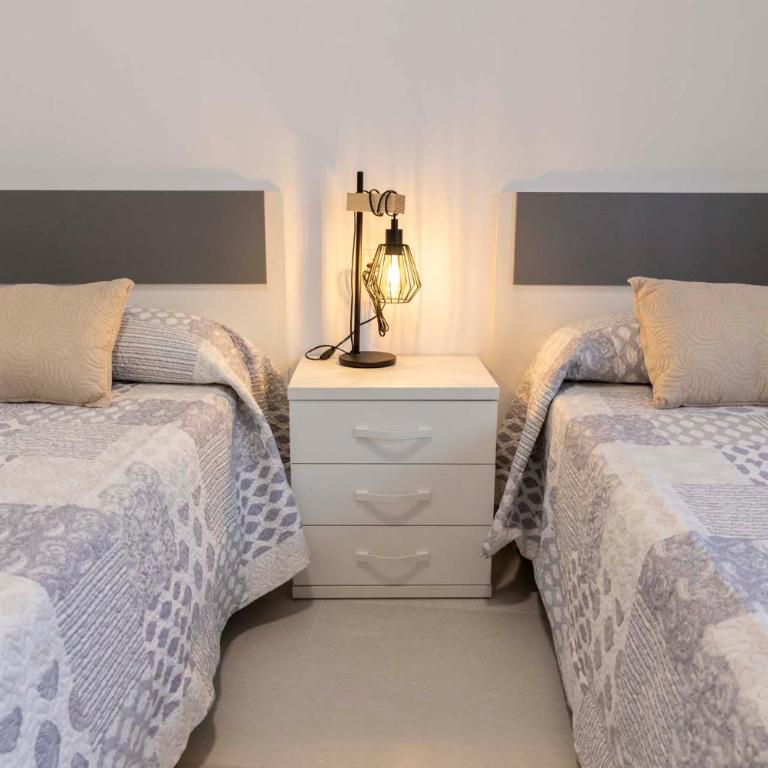 Alojamientos MarinDos - Apartamento de 2 dormitorios con terraza - 1