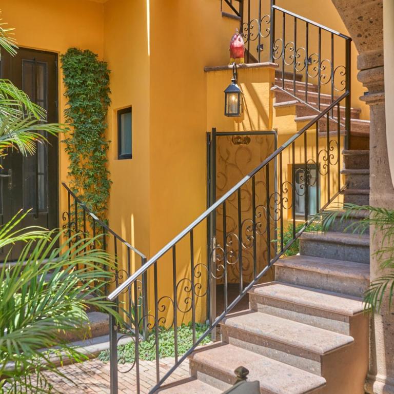 Casa Zaca, 3BR Centro Home with Rooftop & Garden - Three-Bedroom Villa - 10