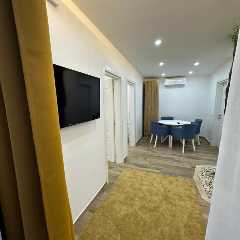 Eman Resort - King Suite with Pool View - 2