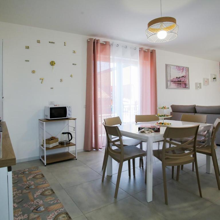Laudani Homes - Two-Bedroom Apartment - 8