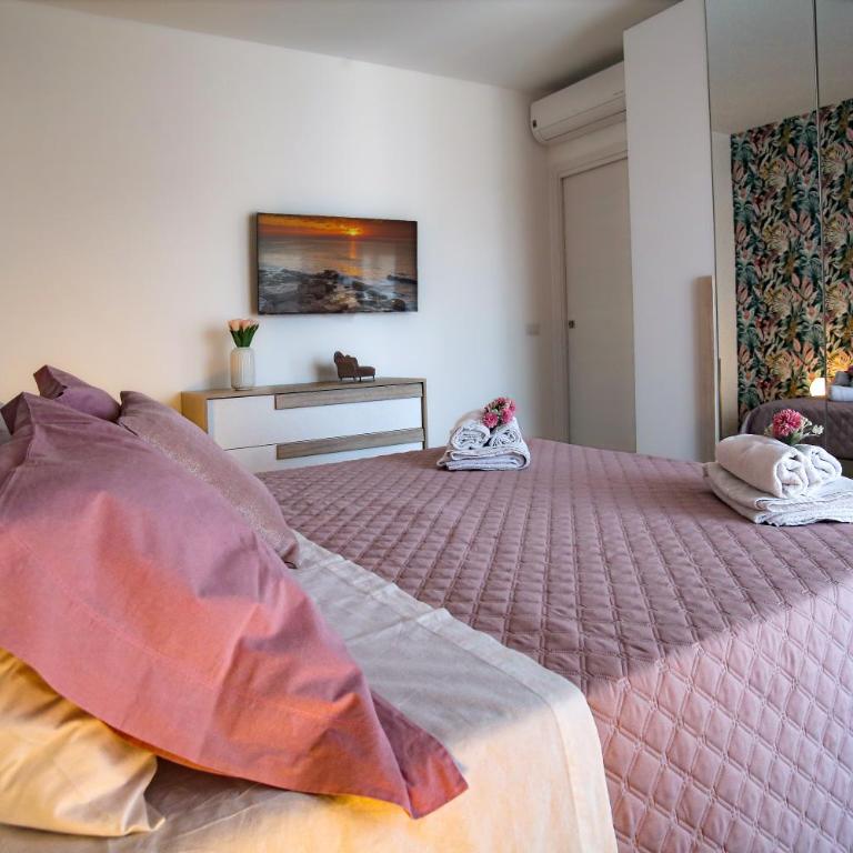 Laudani Homes - Two-Bedroom Apartment - 29