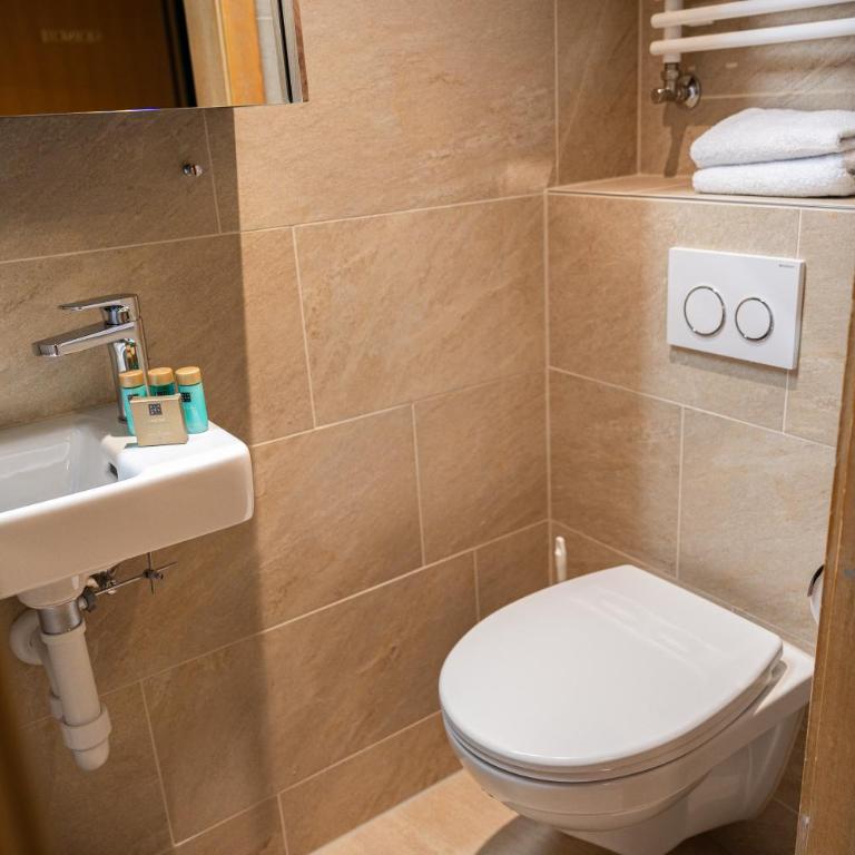 The Glen - GRINDELHOMES - The Tiny Gemschi Apartment - 15