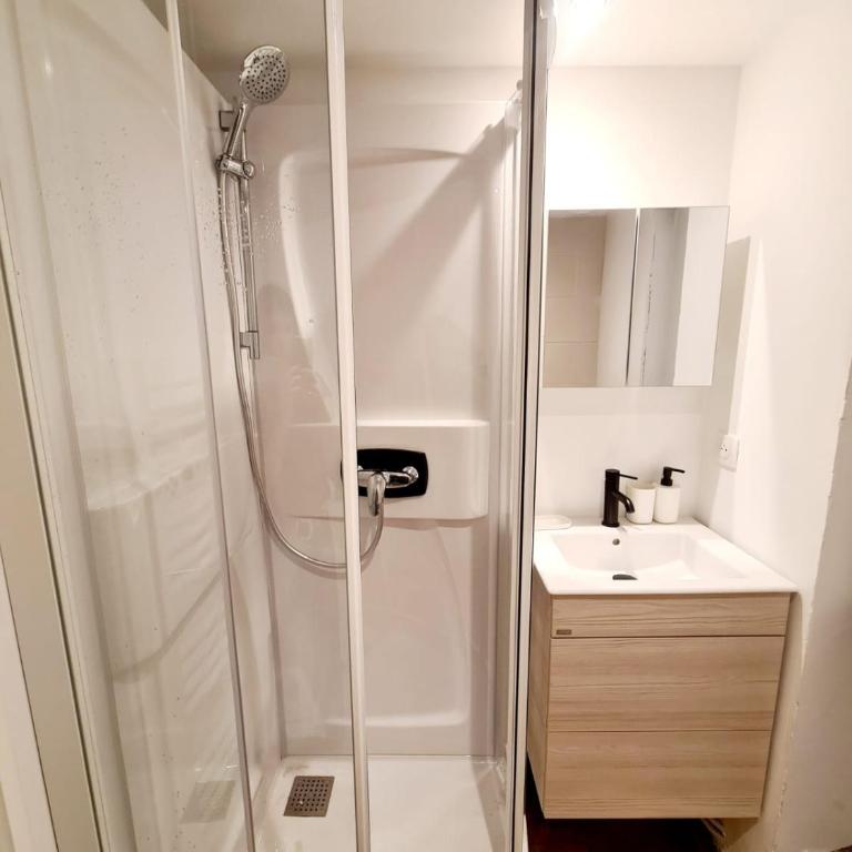 Beau 2 pièces charme et confort - Appartement 1 Chambre - 5