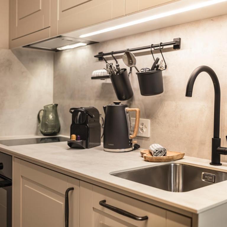The Glen - GRINDELHOMES - The Tiny Gini Apartment - 6