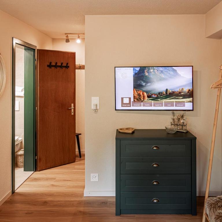 The Glen - GRINDELHOMES - The Tiny Gini Apartment - 11