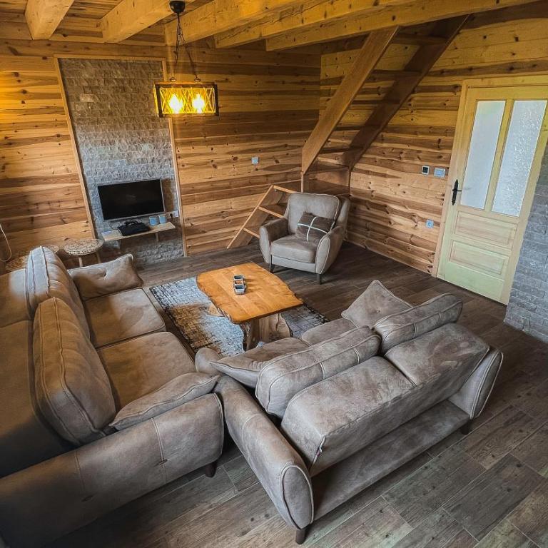 Sweet Home - Two-Bedroom House - 35