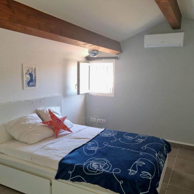 Appartement T3 Duplex sous les Toits de Marseille Panier Vieux Port - Appartement 2 Chambres - 14